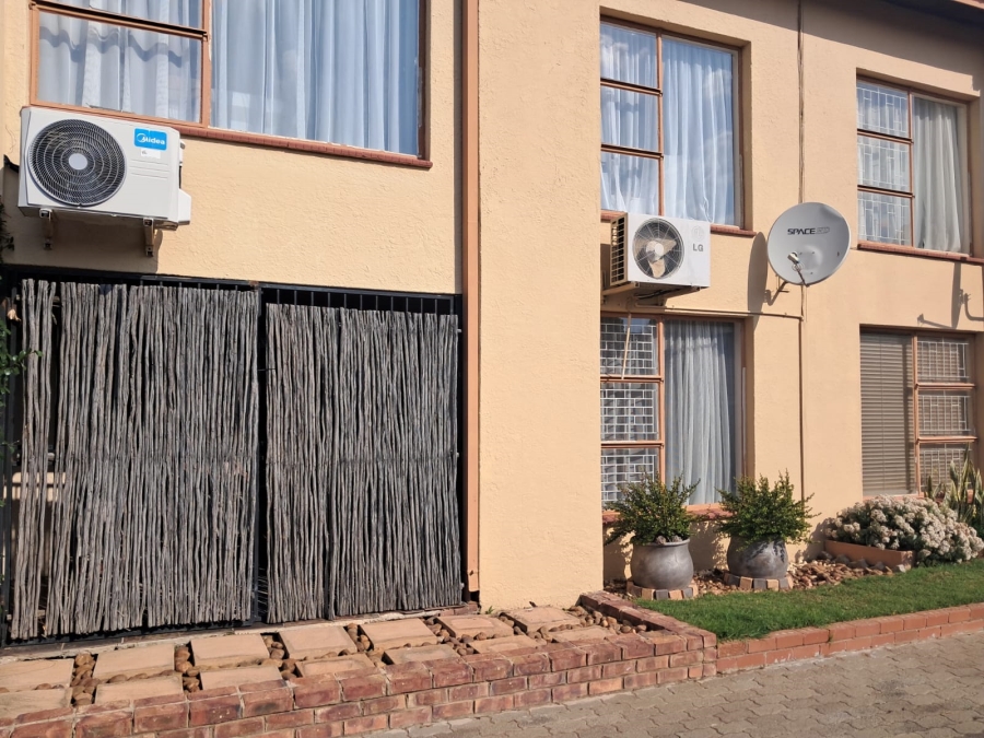 3 Bedroom Property for Sale in Flamingo Park Free State
